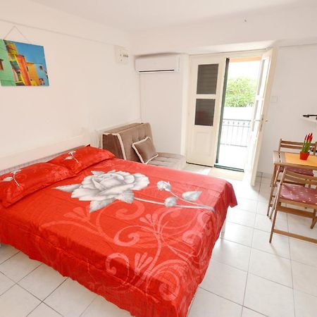 Leut Stone Residence Tivat Rum bild