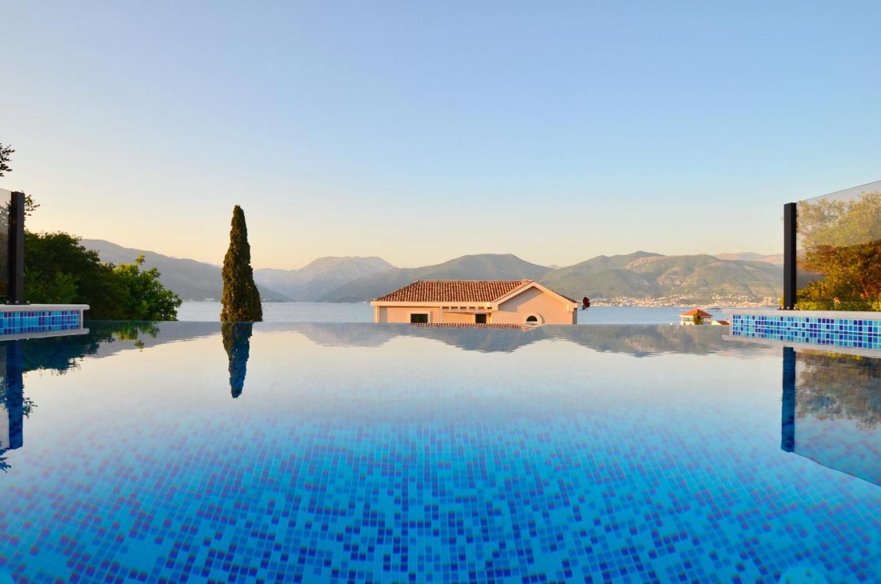 Leut Stone Residence Tivat Exteriör bild