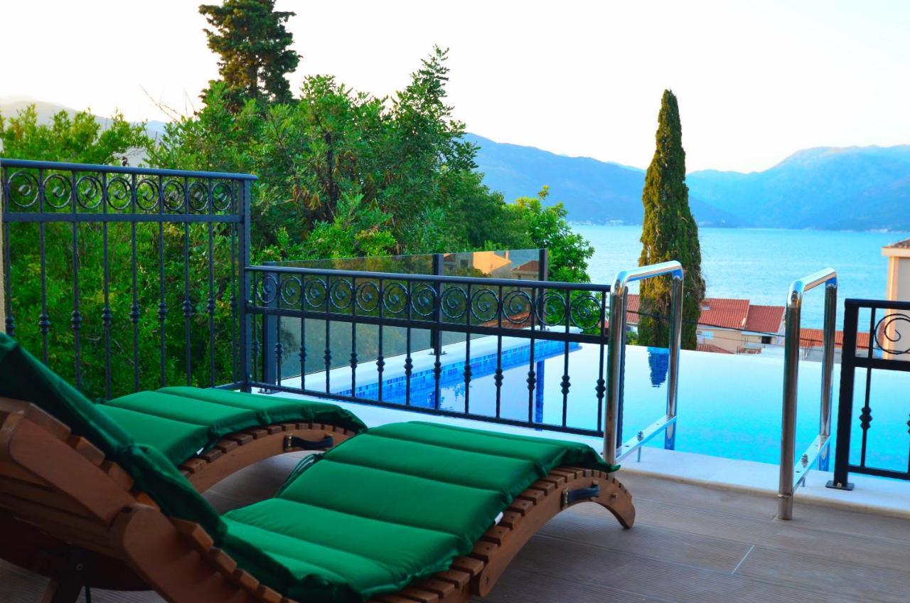 Leut Stone Residence Tivat Exteriör bild