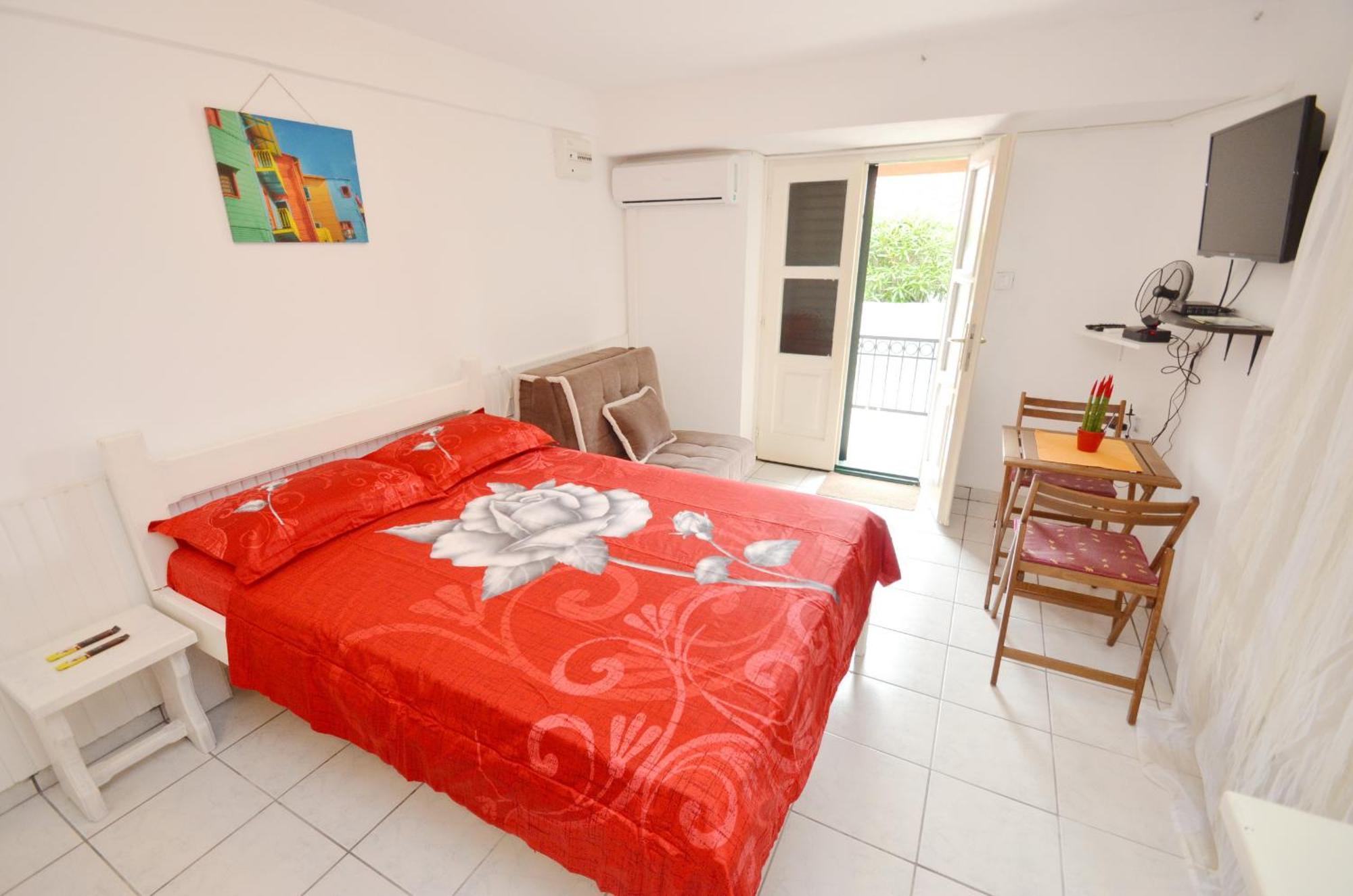 Leut Stone Residence Tivat Rum bild