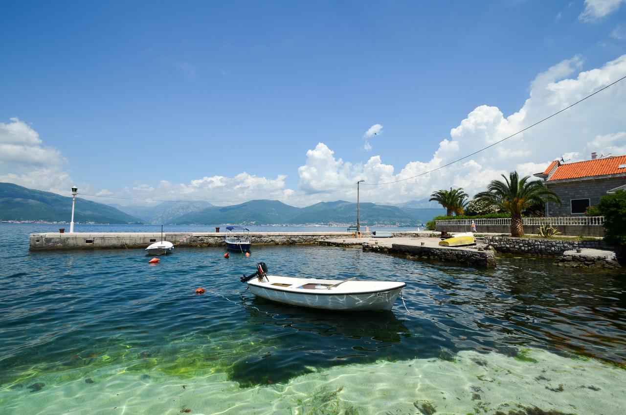 Leut Stone Residence Tivat Exteriör bild